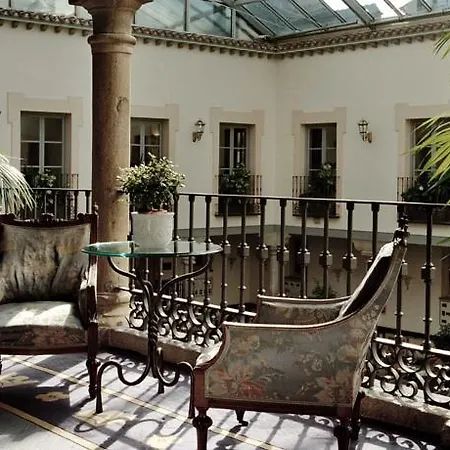 Palacio De Velada 4*