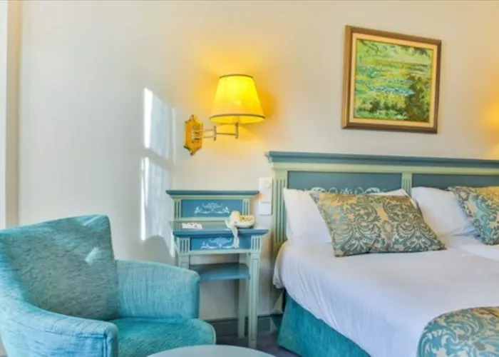 Отель Palacio De Velada 4*