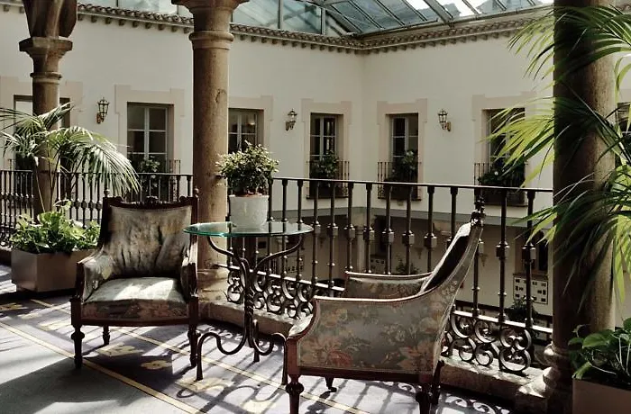 Palacio De Velada 4*