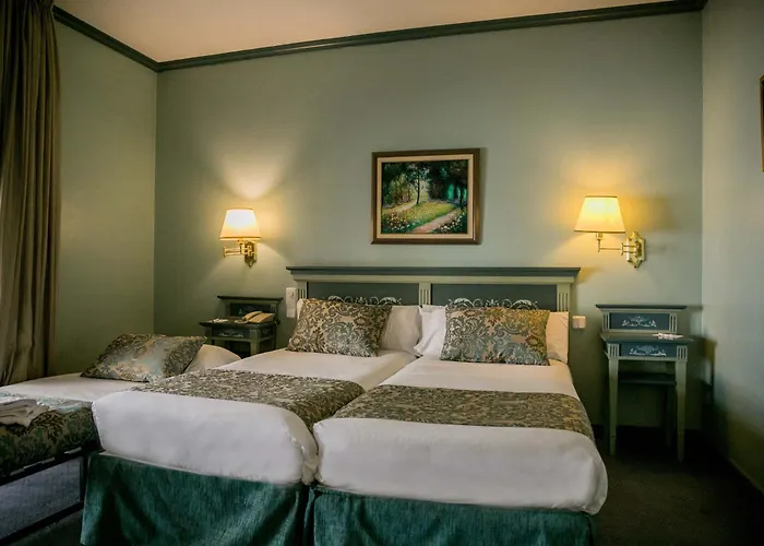 Отель Palacio De Velada 4*