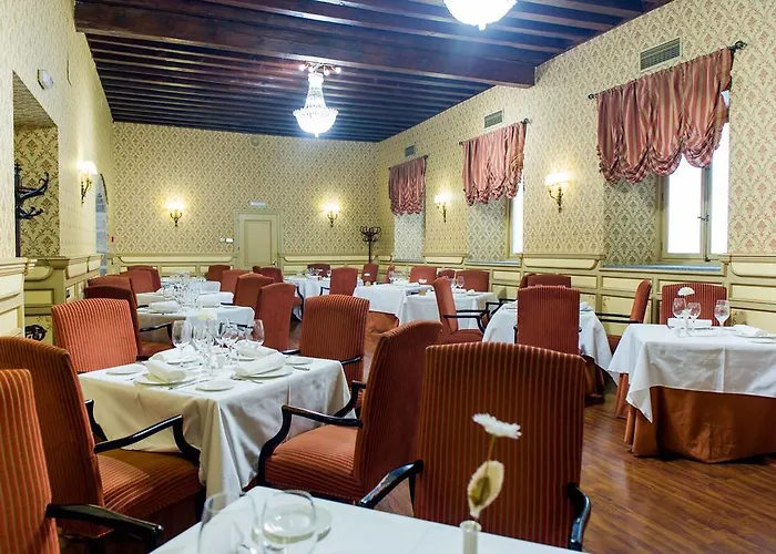 팔라시아 데 벨라다 4* Ávila