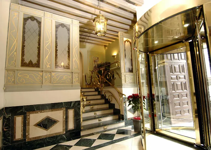 호텔 팔라시아 데 벨라다